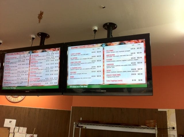 digital-signage-menu-board-pizza-take-away-3