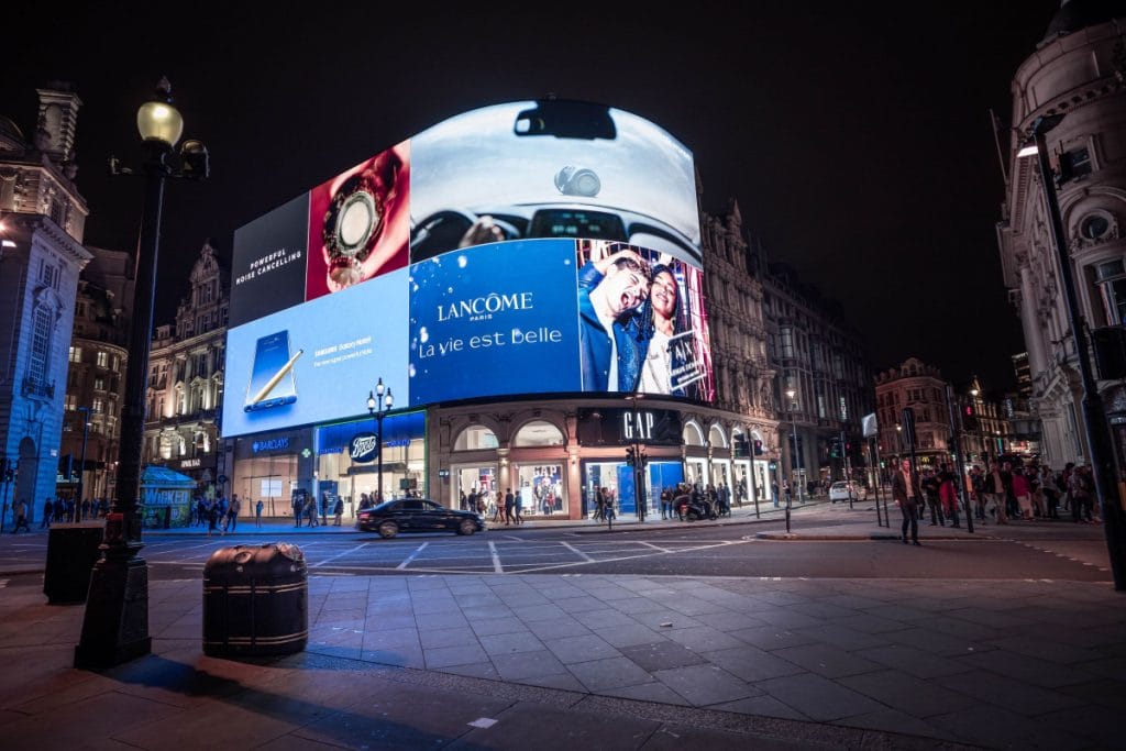 Digital Signage Blog - Digital Billboard